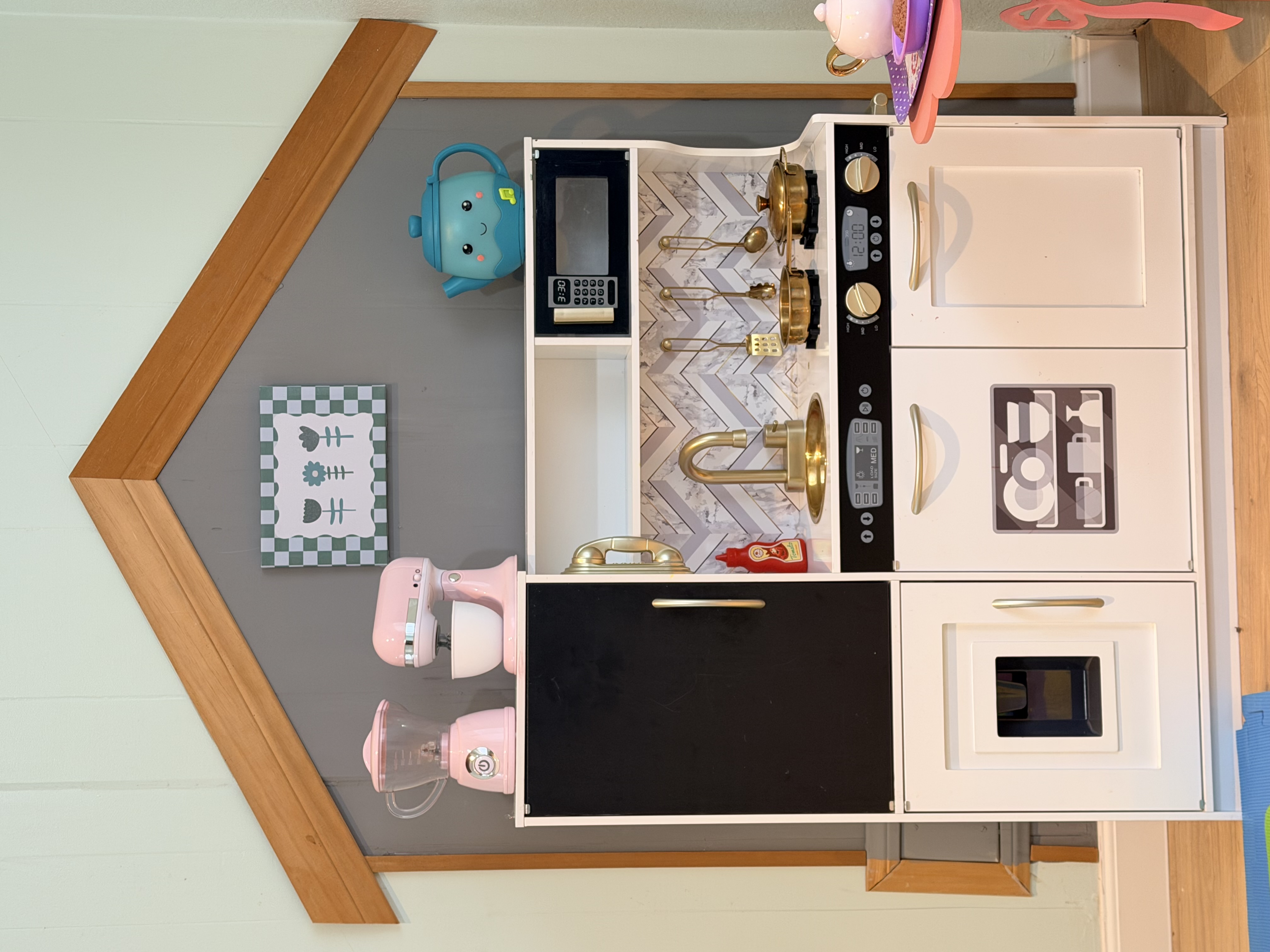 Play kitchen from above