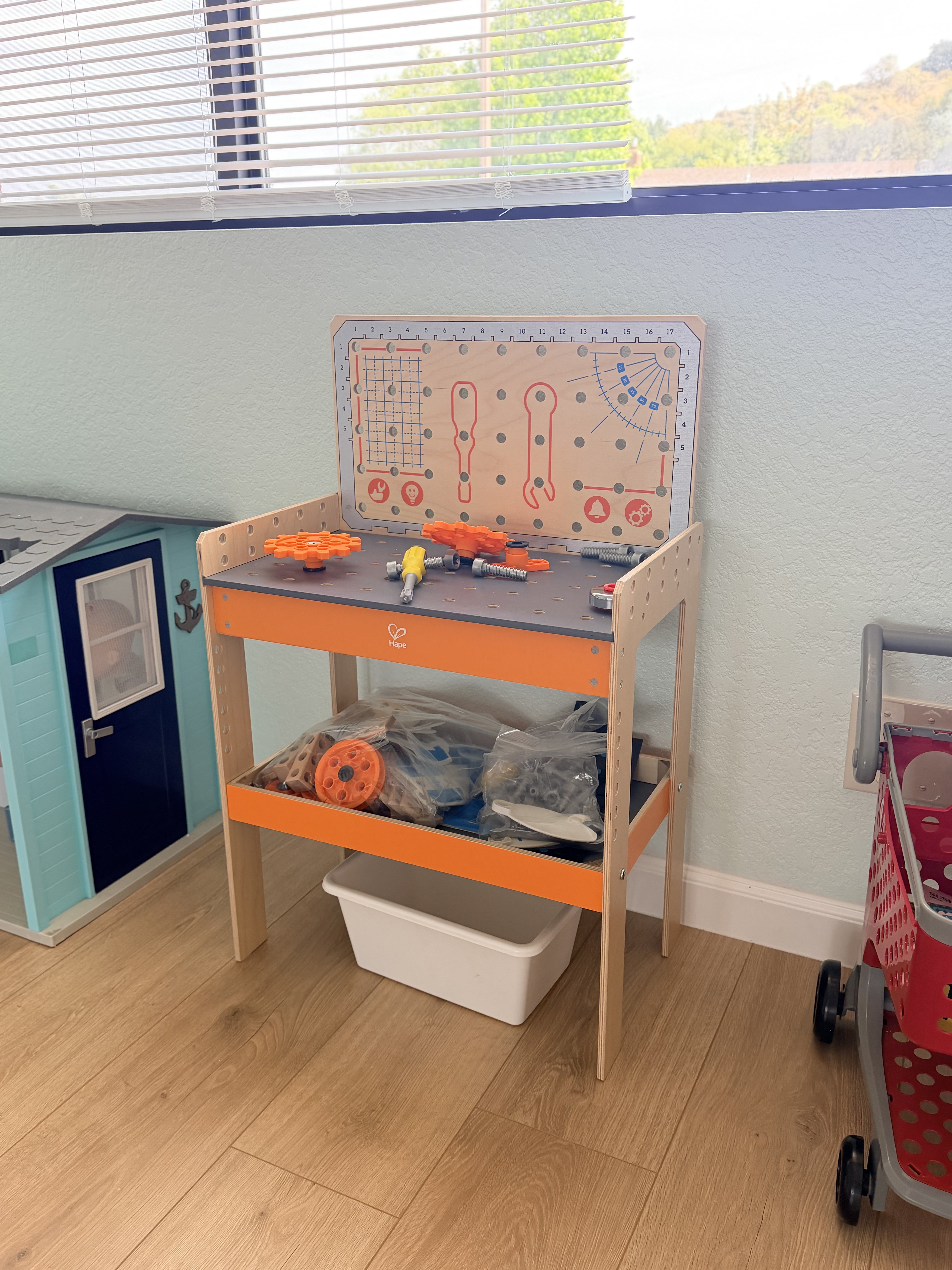 Toy tool bench