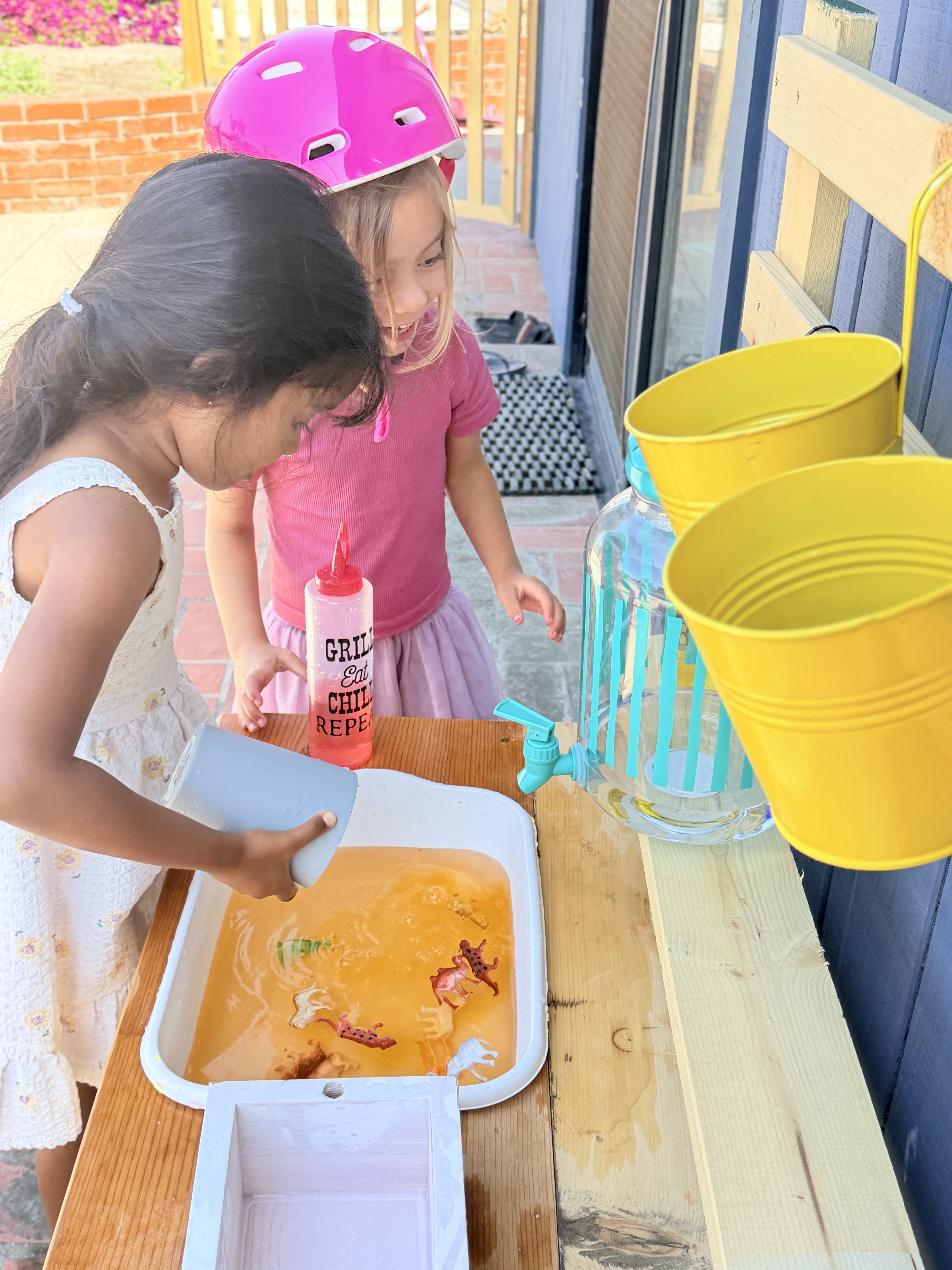 Children at the water table